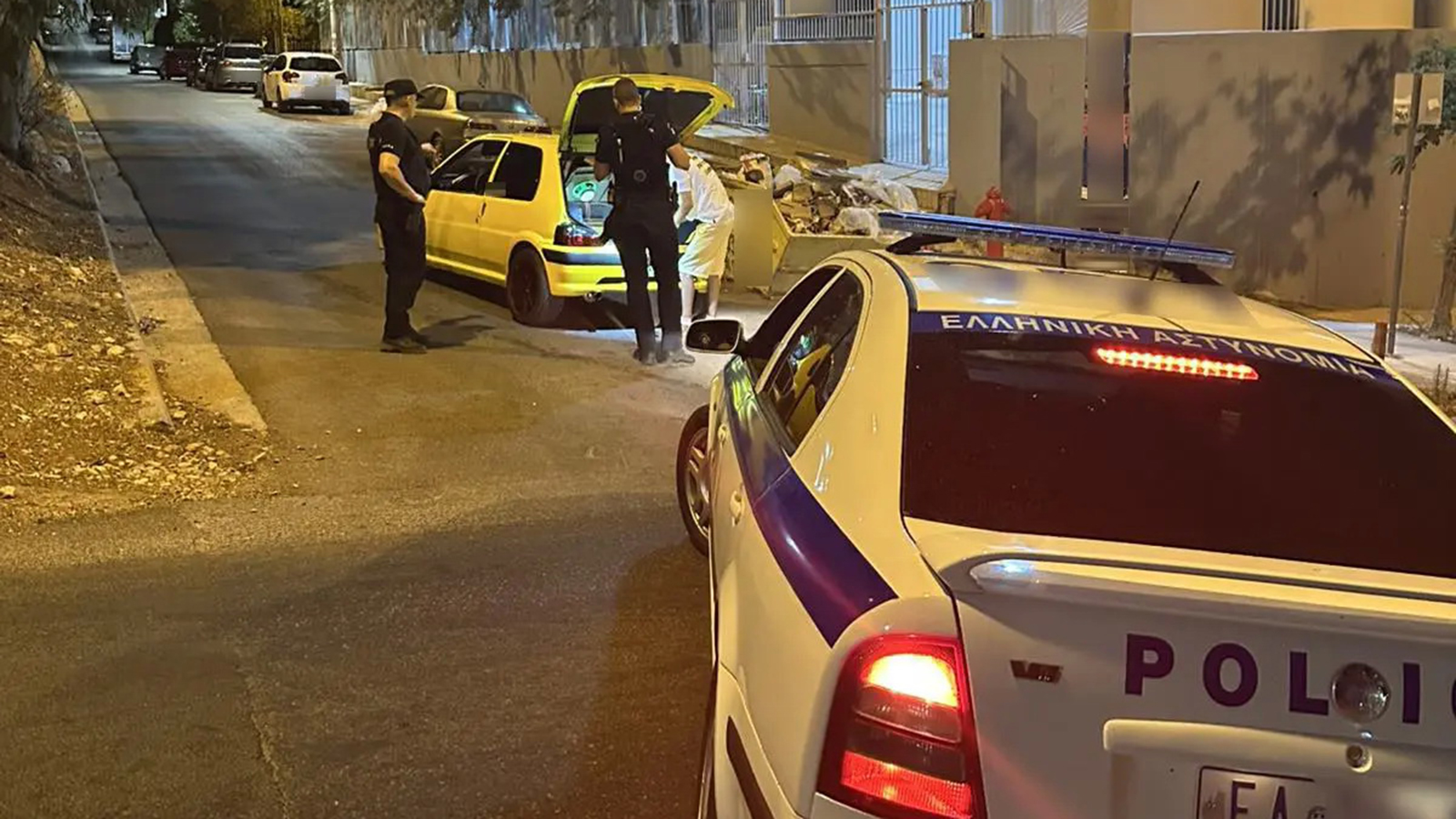 ΕΛ.ΑΣ: Έλεγχοι και STOP σε διανομείς χωρίς δίπλωμα σε Ίλιον-Πετρούπολη